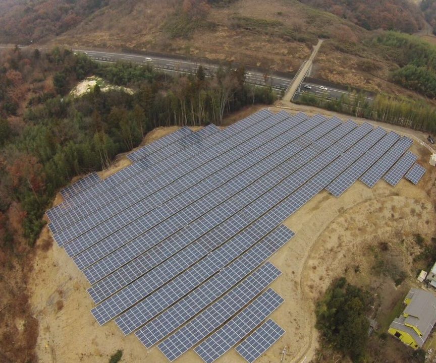 干旱山坡田太阳能支架